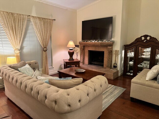 Photo - 2001 Bering Dr Unit 2D