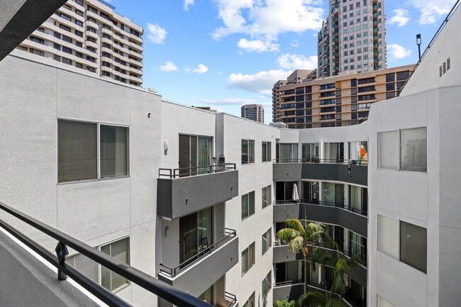 10600 Wilshire