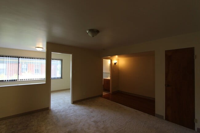 Photo - Regent Square