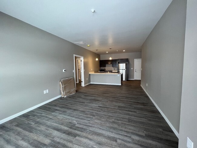 4440 - 4450 S 26th St