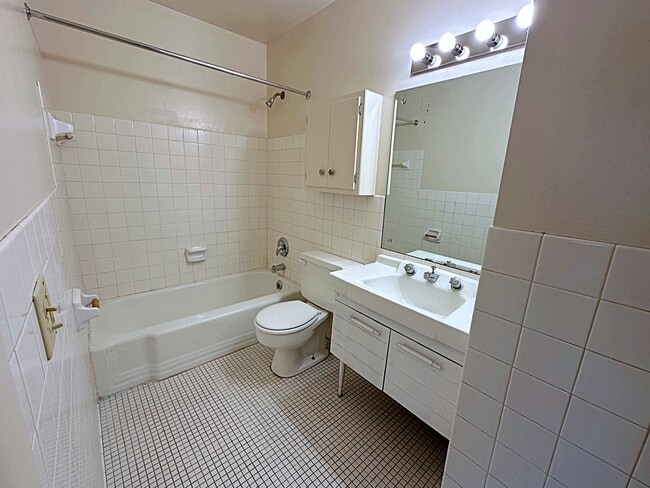 Photo - L & O Apartments