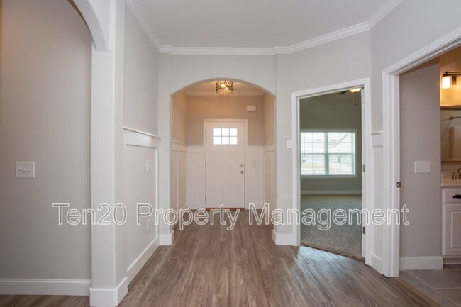 Photo - 9827 Yellow Pine Rd
