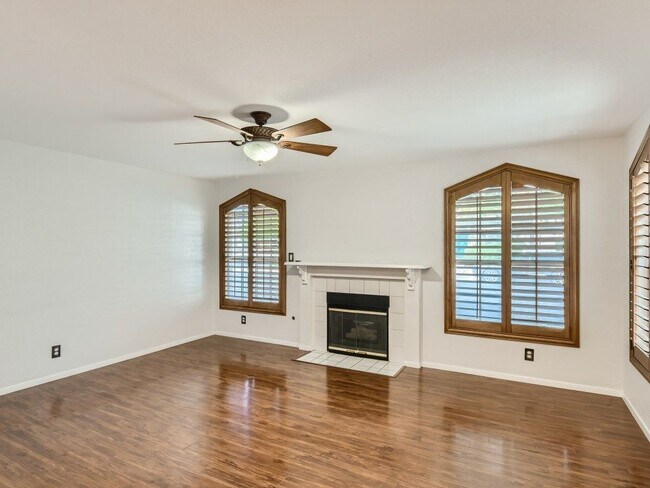 Photo - 1044 Grammy Dr