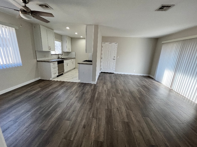 Photo - 507 E Cedar Ave Unit 209