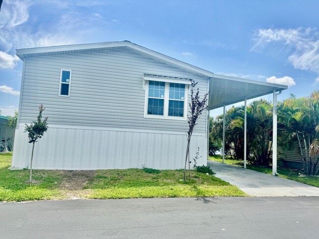 Photo - 799 E Klosterman Rd