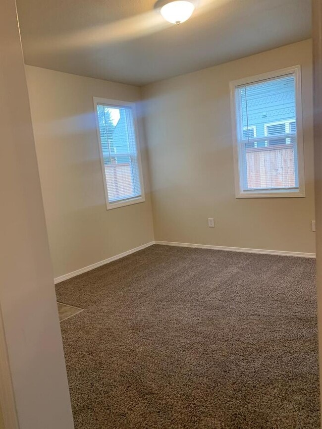 Photo - 1221 W Franklin St