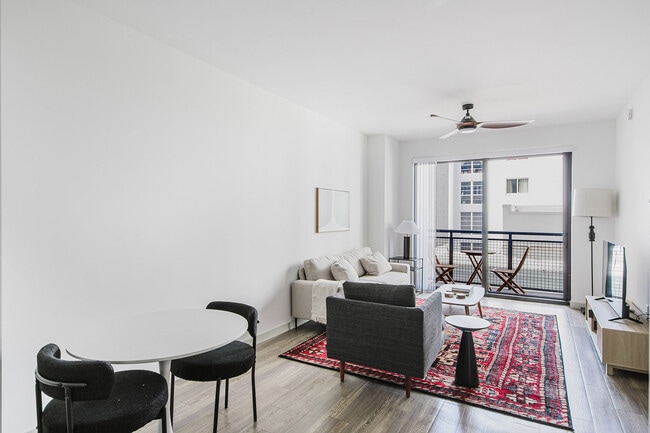 Photo - 221 SW 12th St Unidad FL5-ID136