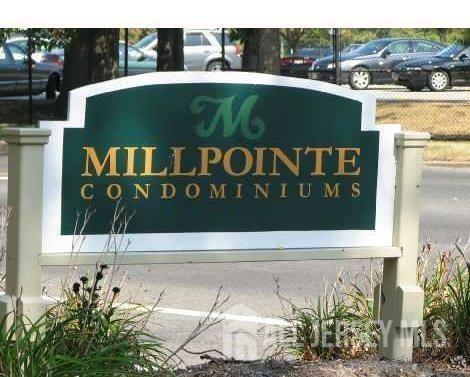 Photo - 14 College Dr