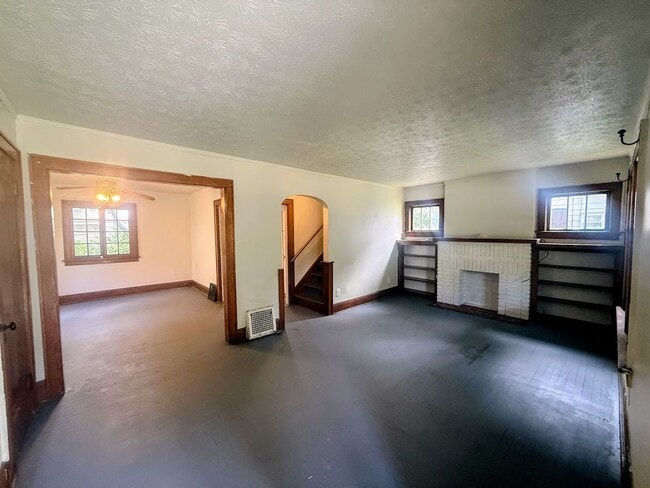 Photo - Four bedroom one bathroom home for rent