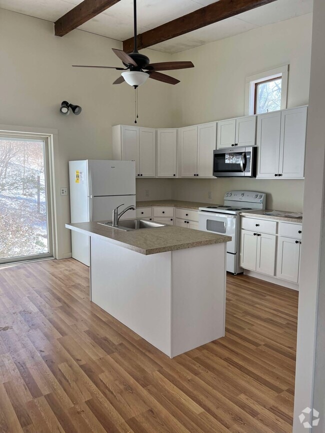 Building Photo - 999 Dryden Rd Rental