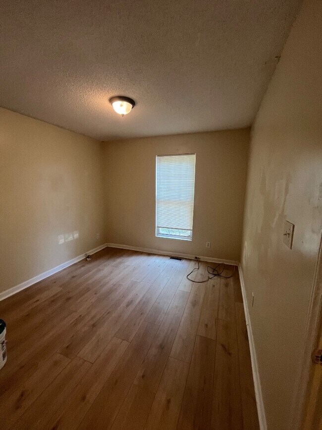 Photo - 6718 Rockwell Blvd W