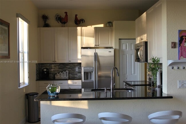 Photo - 1569 Winterberry Ln