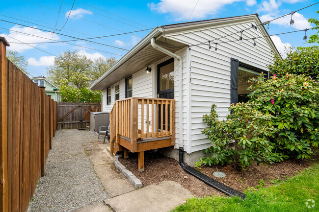 Building Photo - 1513 Hoyt Ave Rental