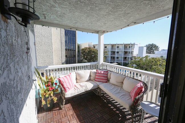 Photo - 1335 La Palma St