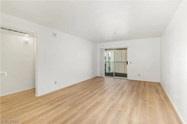Photo - 2ND FLOOR CONDO IN GATED COMMUNITY Unit 2015