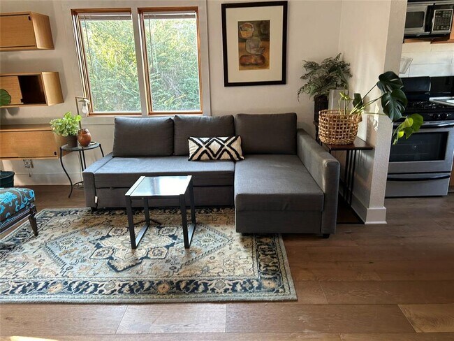 Photo - 613 Brentwood St