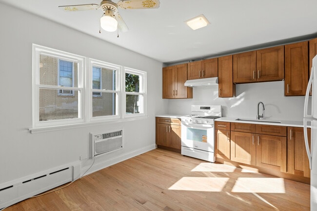 Photo - 1506 Glencoe Ave