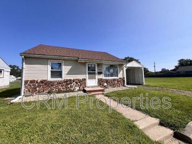 Photo - 1034 E Elm St