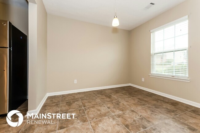 Photo - 180 Victoria Blvd