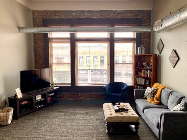 Photo - 128 S Santa Fe Ave