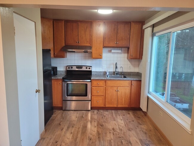 Photo - 132 Locksley Ave Unit 3