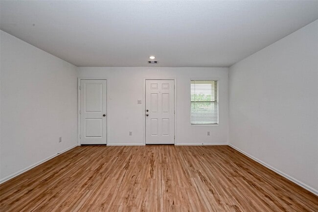 Photo - 5027 Hurston Pk Trl