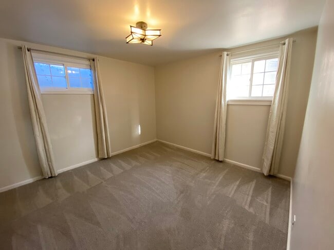 Building Photo - 310 E. 11th Ave. Unit Suite B Rental