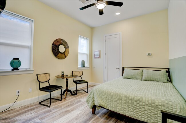 Photo - 2403 Jackson St