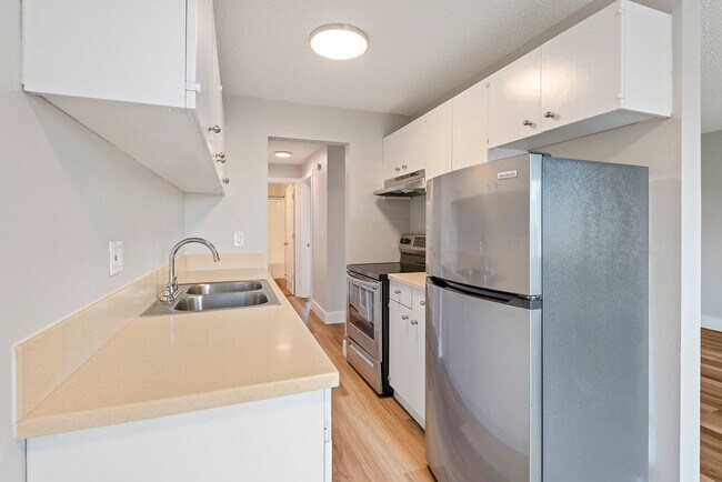Photo - LOW RENTS | Unionaire Apartments | NEW MAN...