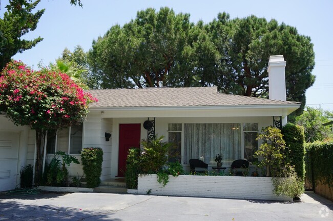 Building Photo - Beautiful Lake Balboa Single Family Home: ...