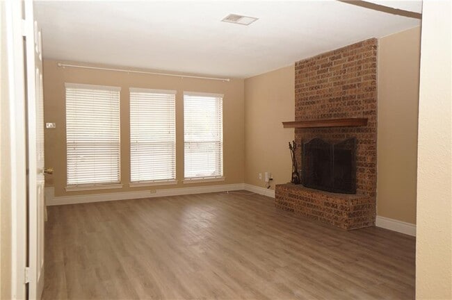 Photo - 6525 Hart Ln
