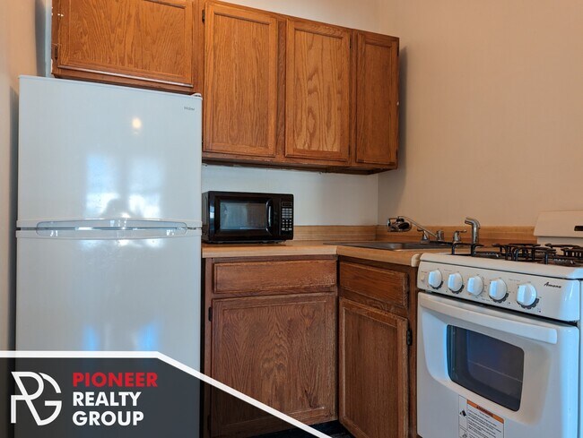 Photo - 717 W Belmont Ave Unit 401