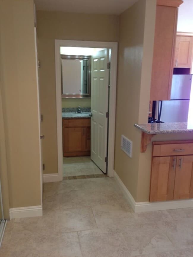 2166 Montgomery Ave Unit 2166-E