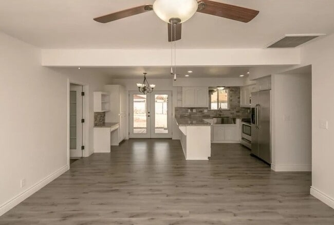 Photo - Remodeled 4-Bedroom Home in the Heart of K...