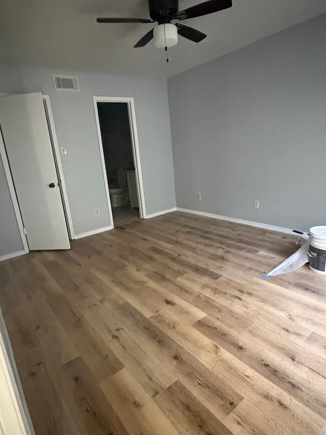 Photo - 9700 Leawood Blvd Unit 211
