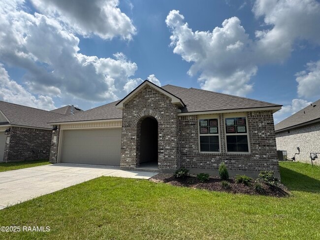 Building Photo - 226 Sidney Oaks Dr Rental