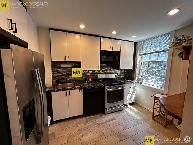 Building Photo - 13 Bowdoin St Unit 3C Rental