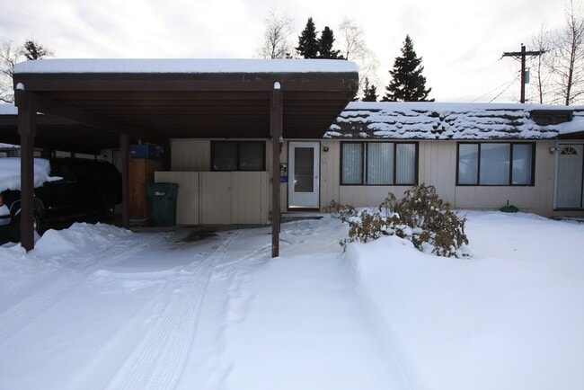 Building Photo - 2 Bedroom West Anchorage Condo! Unit 9