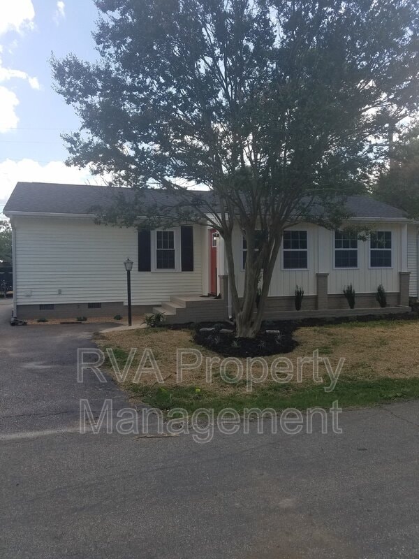 Building Photo - 13 W Berry St