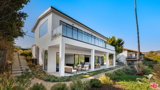 Photo - 6656 Dume Dr Casa