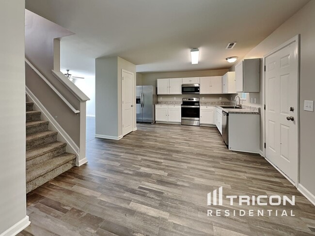 Photo - 437 Brookfield Dr