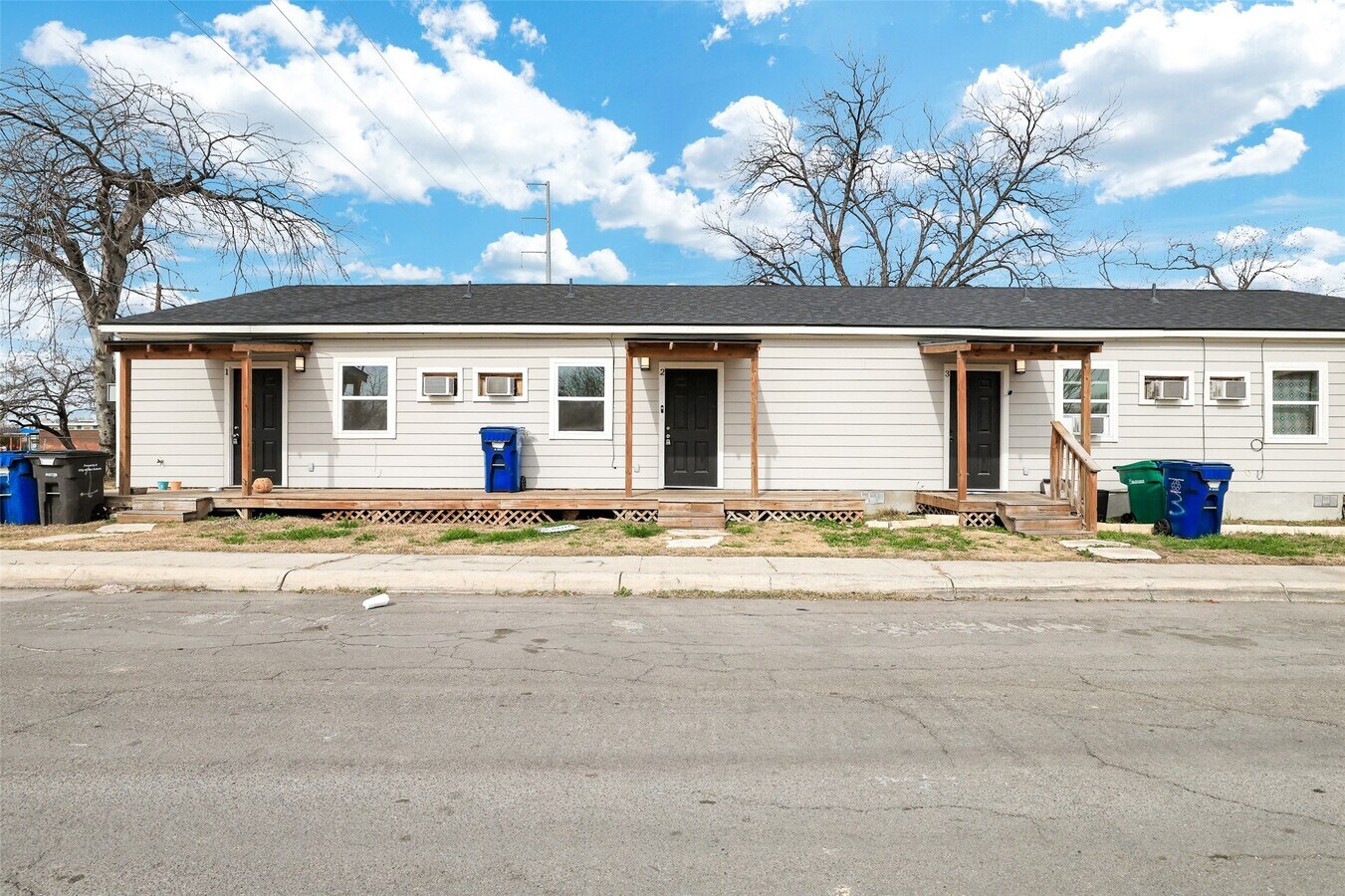 Photo - 438 S San Joaquin Ave Unidad 1