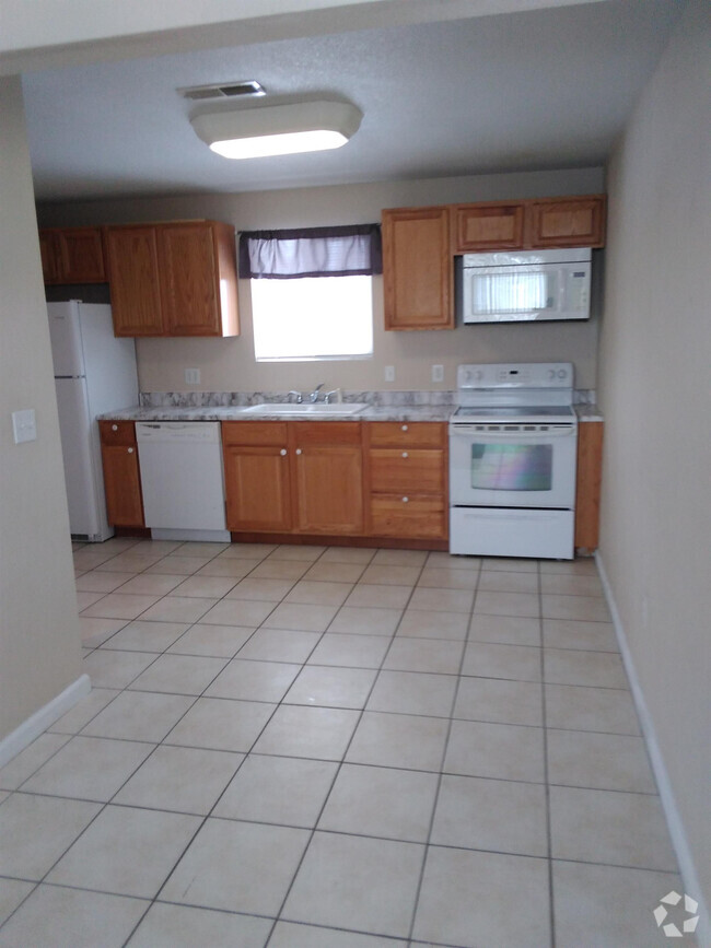 Building Photo - 1101 Briarwood Rd Rental