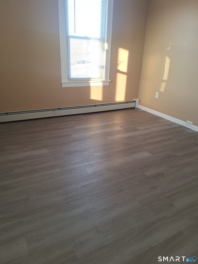 Photo - 23 1/2 N Spring St Unit 3