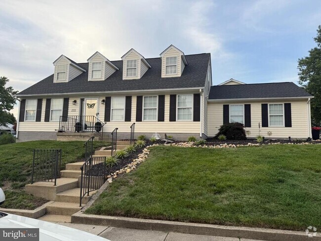 Building Photo - 2333 Rolling Meadows St Rental