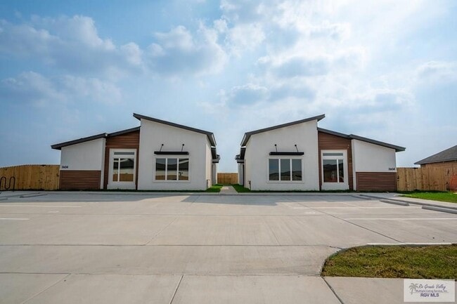 Photo - 3604 Hidalgo Cir