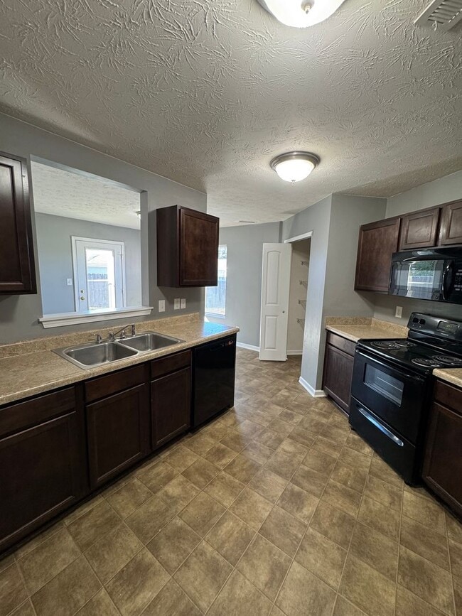 Photo - Columbus IN - 3 br with loft