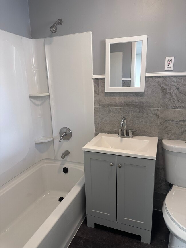 Photo - 68 Maltby St Unit 2