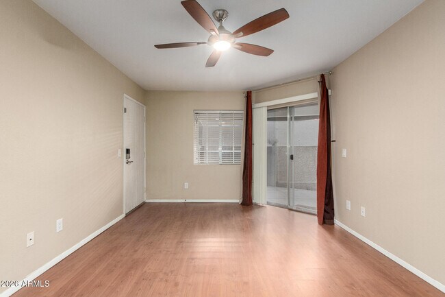 Photo - 1720 E Thunderbird Rd Unidad 1037