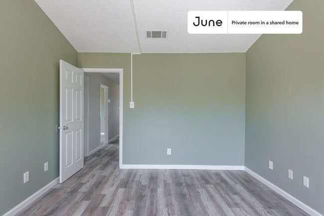 Photo - Room in Shared 2 bed/2 bath home Unit B